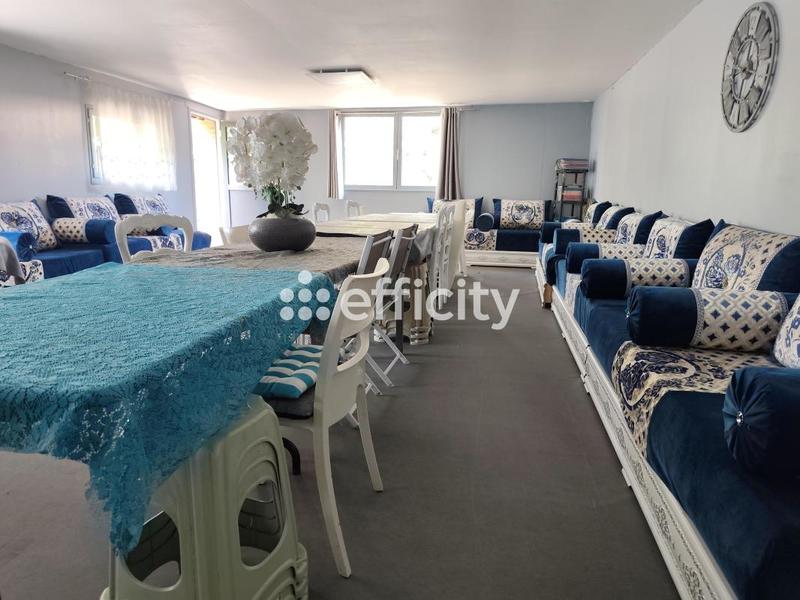 Maison - 205 m² - 9 pièces