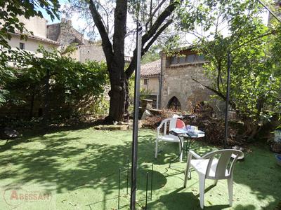 Maison - 201 m² - 12 pièces