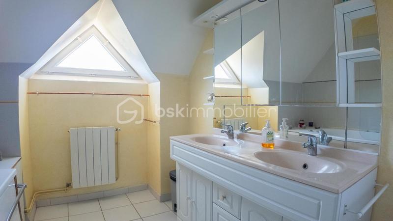 Maison traditionnelle - 149 m² - 6 pièces