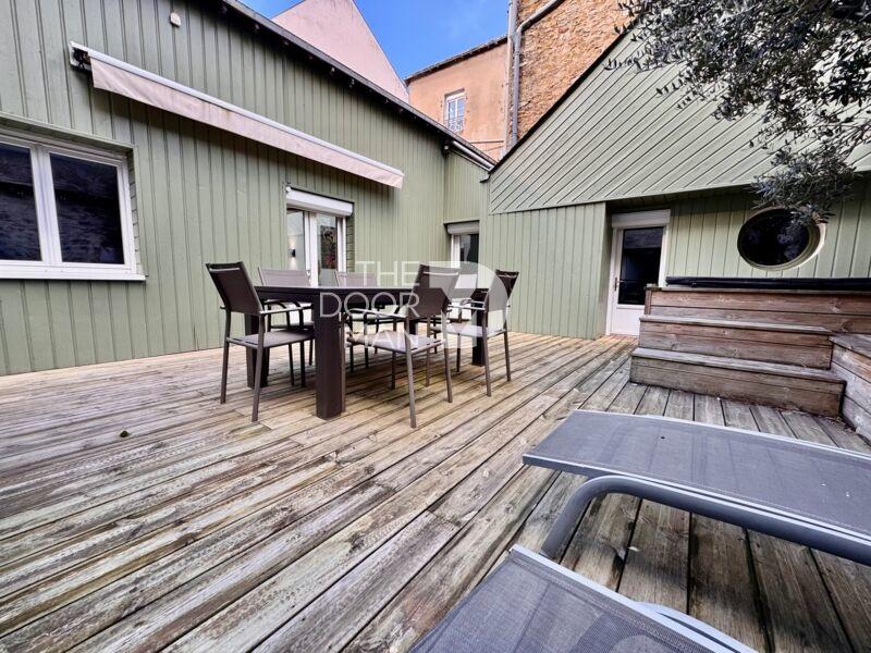 Maison - 168 m² - 6 pièces