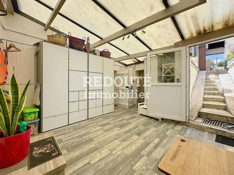 Maison - 199 m² - 7 pièces