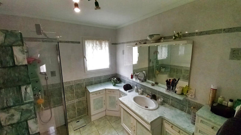 Villa - 137 m² - 6 pièces