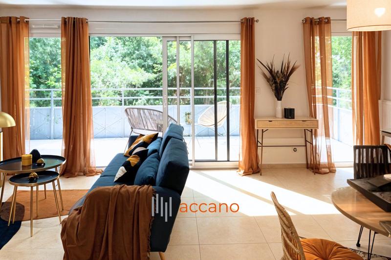 Appartement - 100 m² - 5 pièces