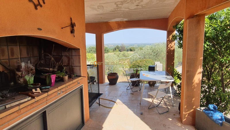 Villa - 220 m² - 8 pièces