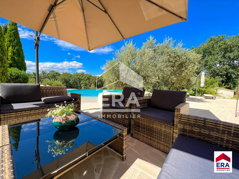 Maison - 175 m² - 8 pièces