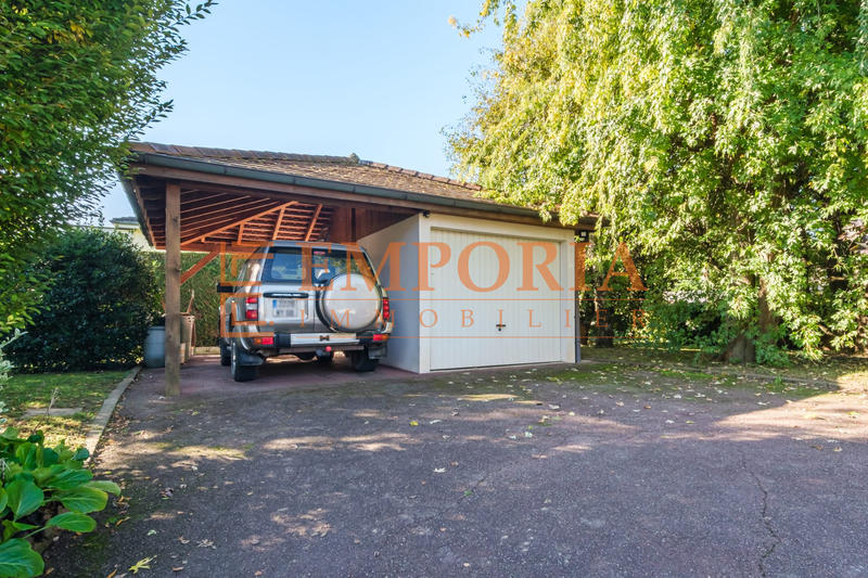 Maison - 348 m² - 7 pièces