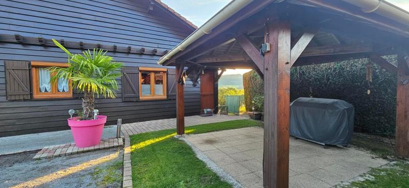 Maison - 243 m² - 14 pièces