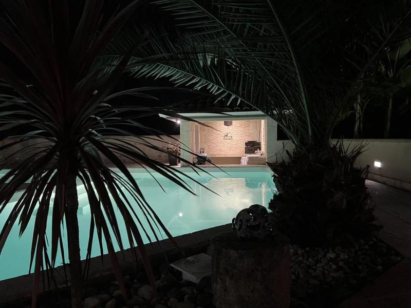 Maison - 240 m² - 8 pièces