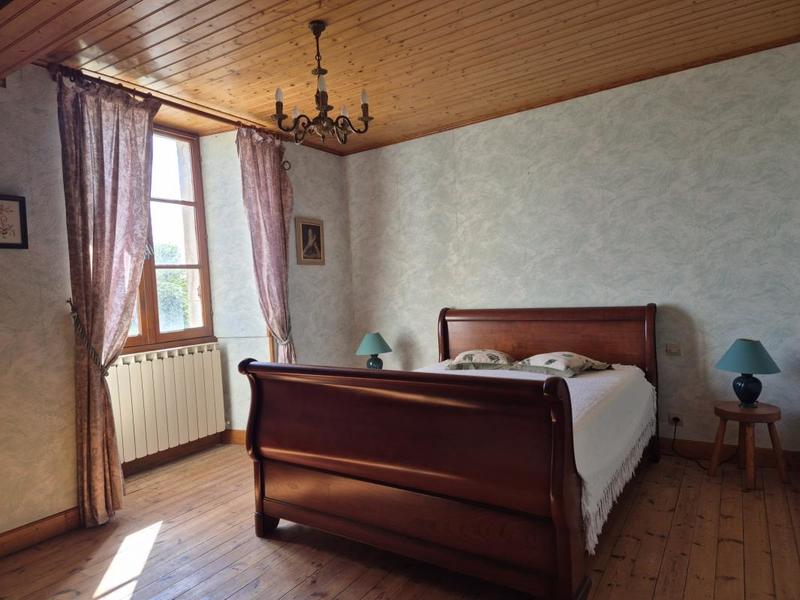 Maison en pierre - 197 m² - 8 pièces