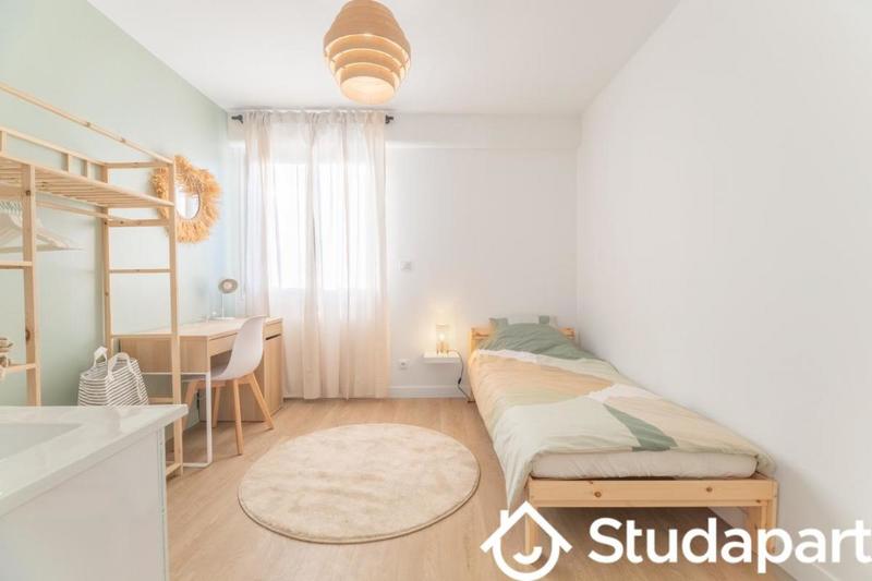 Chambre - 10 m² - 1 pièce