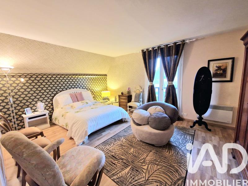 Maison - 182 m² - 7 pièces