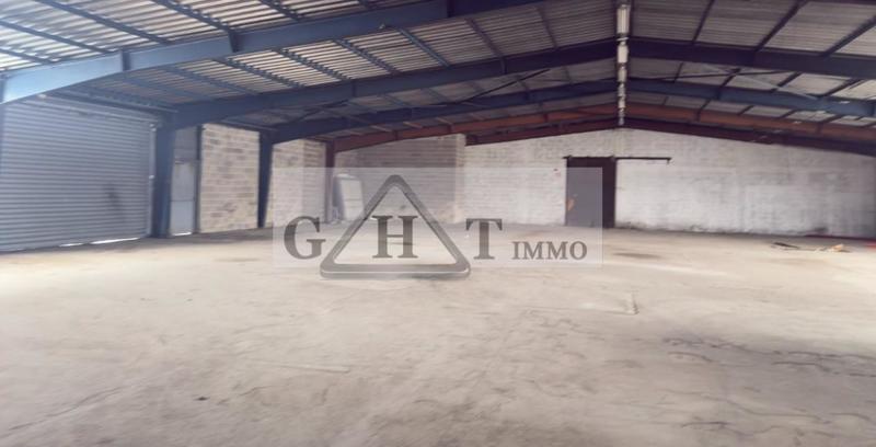 Entrepôt - 2 277 m²