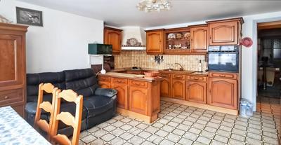 Maison - 99 m² - 16 pièces