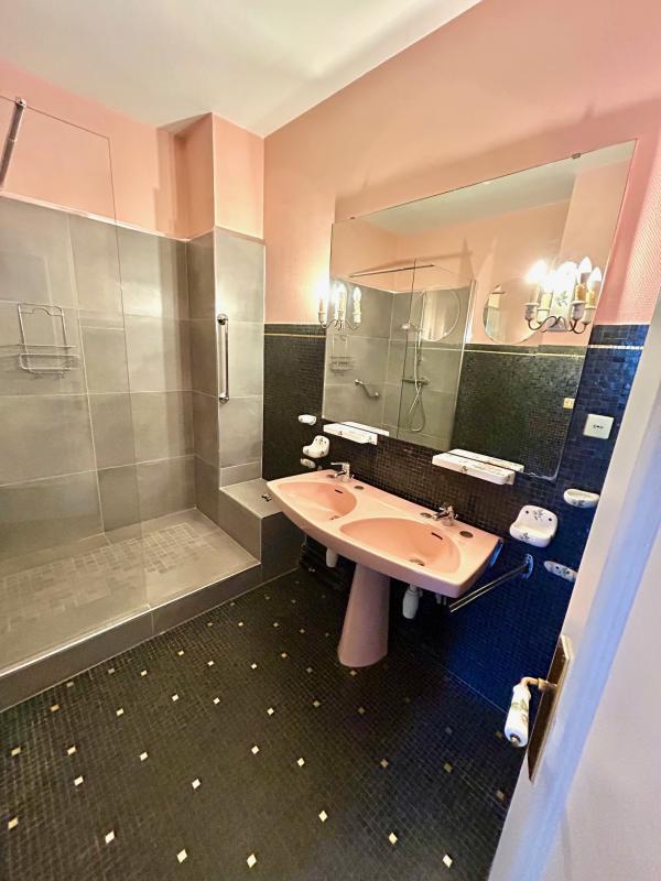 Appartement ancien - 85 m² - 3 pièces