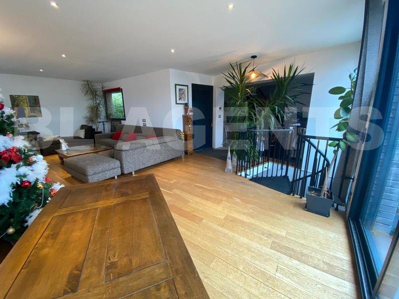 Maison de ville - 169 m² - 6 pièces