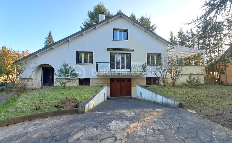 Maison - 230 m² - 10 pièces