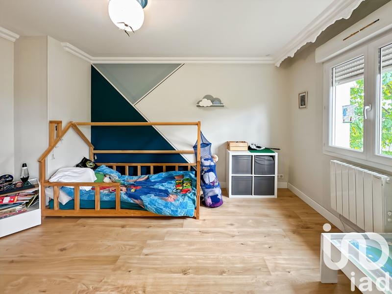 Maison - 180 m² - 7 pièces