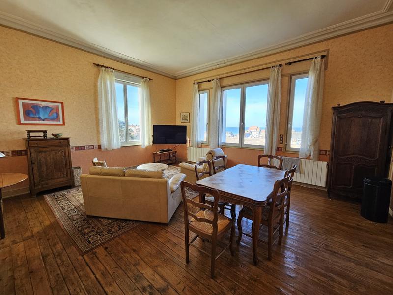 Maison - 352 m² - 13 pièces