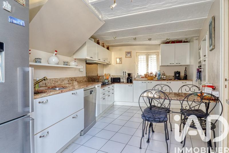 Maison - 376 m² - 9 pièces