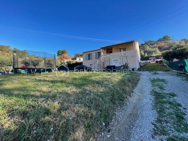 Villa - 200 m² - 10 pièces