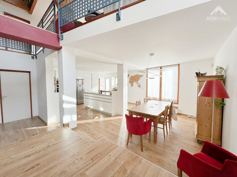 Maison - 280 m² - 6 pièces