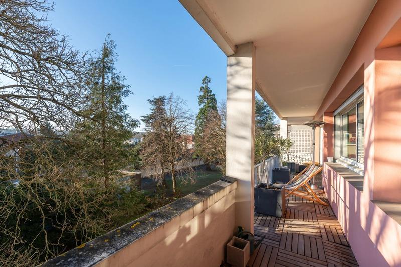 Appartement - 111 m² - 5 pièces