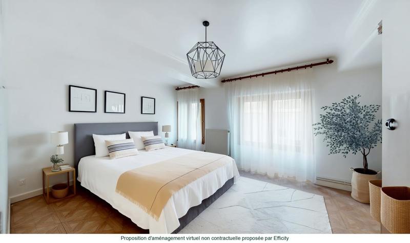 Appartement - 100 m² - 5 pièces