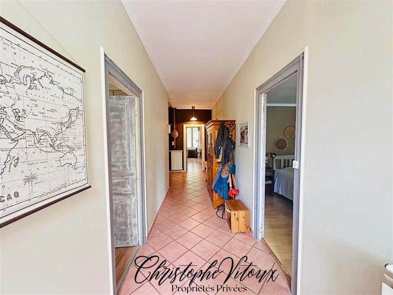 Maison - 231 m² - 7 pièces