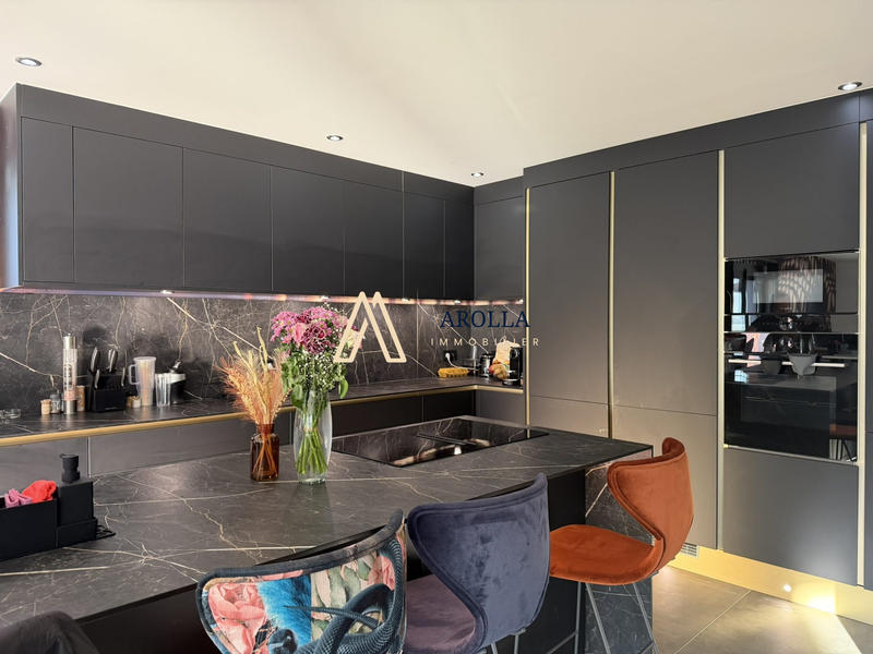 Villa - 227 m² - 6 pièces