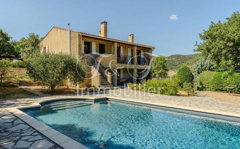 Propriété - 177 m²