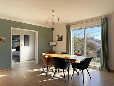 Maison - 261 m² - 8 pièces