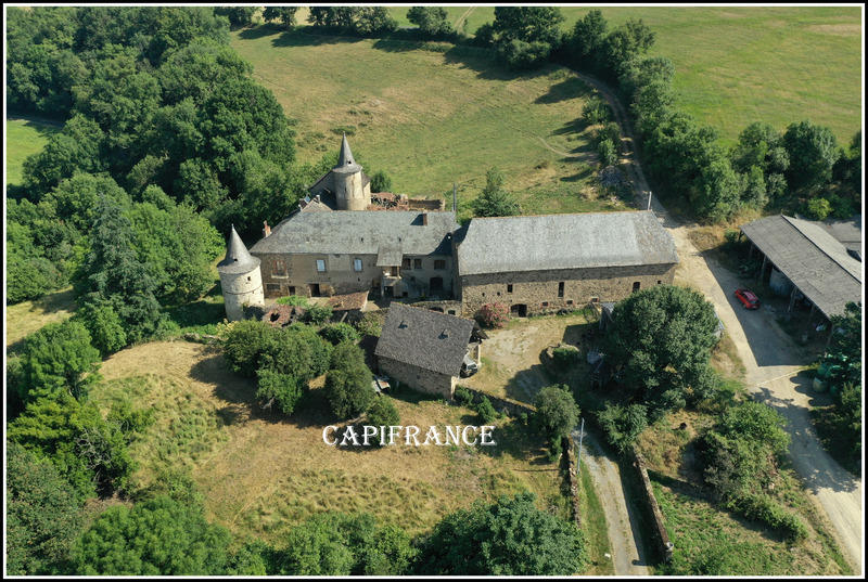 Propriété - 201 m² - 17 pièces