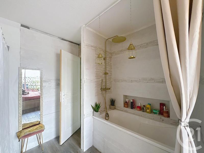 Appartement - 103 m² - 5 pièces