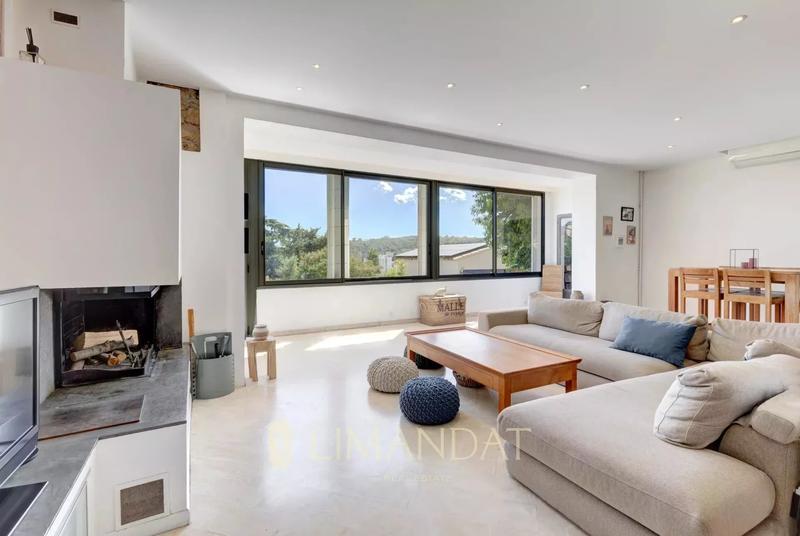 Villa - 201 m² - 7 pièces