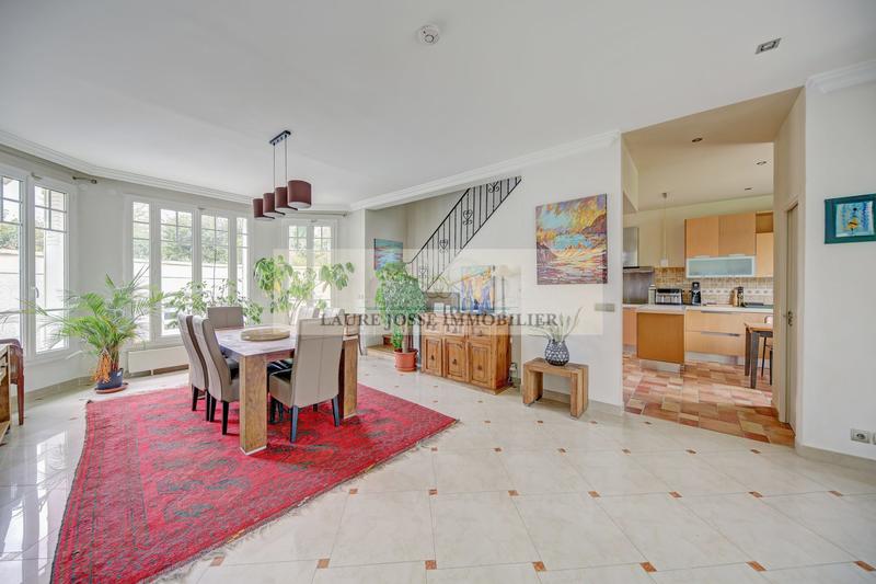 Maison ancienne - 216 m² - 8 pièces