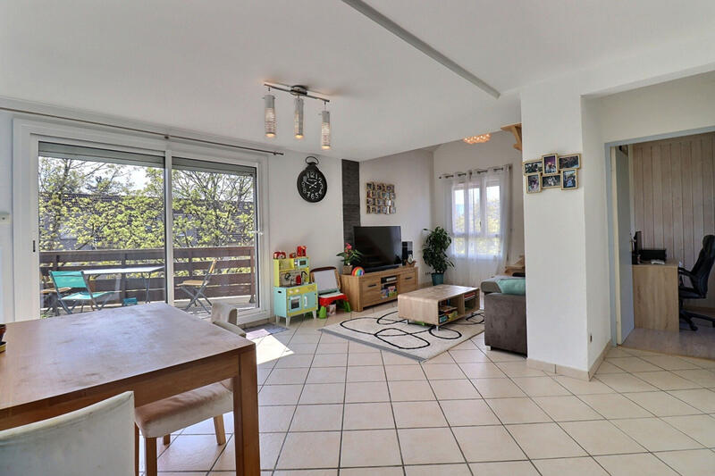 Appartement - 85 m² - 4 pièces