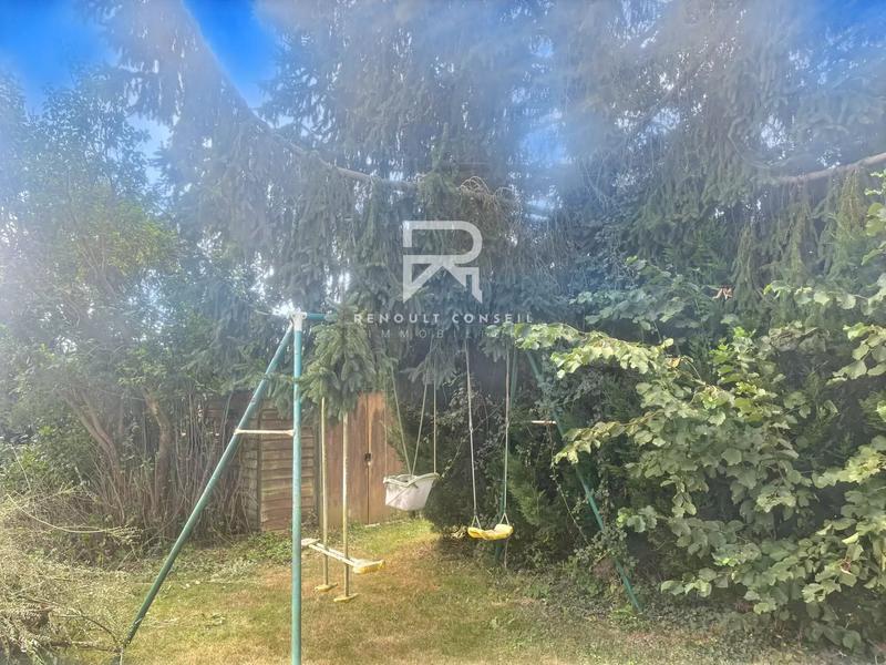 Maison - 1 000 m² - 8 pièces