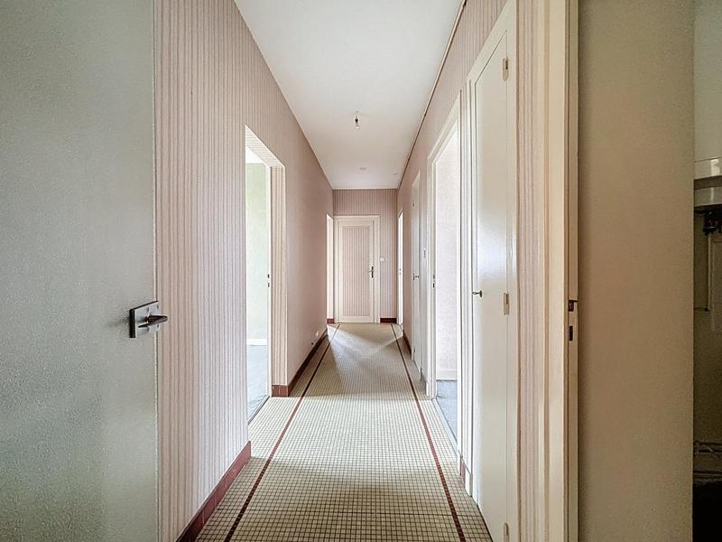 Appartement - 94 m² - 5 pièces