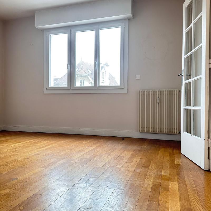 Appartement - 90 m² - 4 pièces