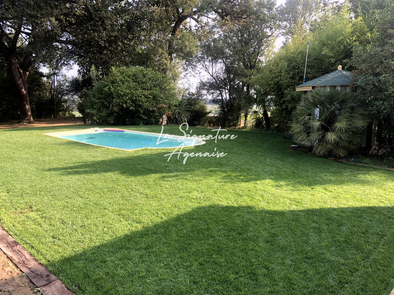 Propriété - 300 m² - 8 pièces