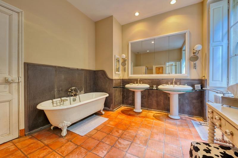 Maison de maîtres - 500 m² - 17 pièces