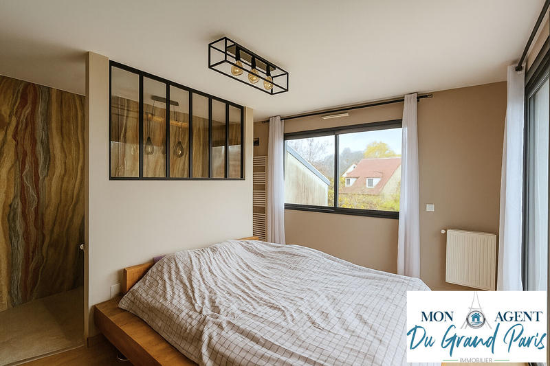 Maison - 230 m² - 7 pièces