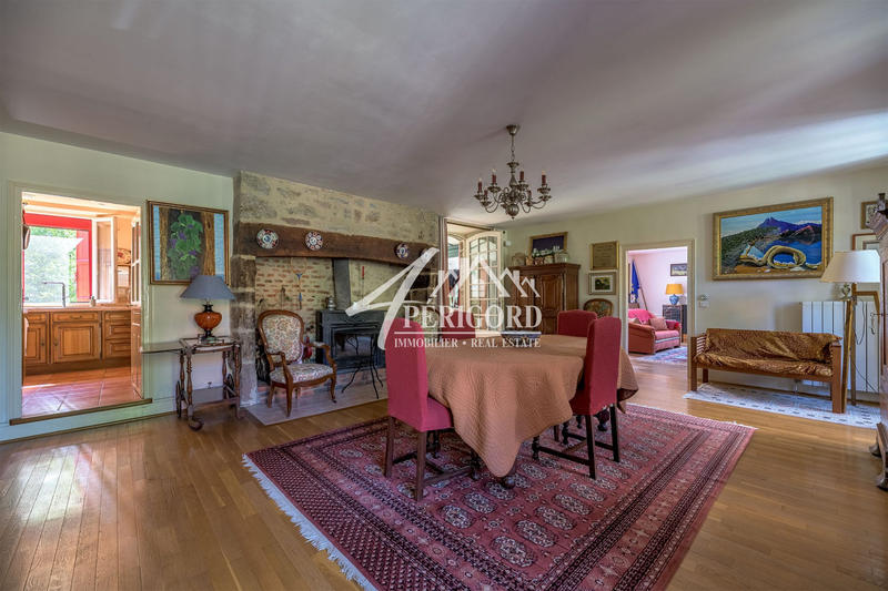 Maison - 227 m² - 14 pièces