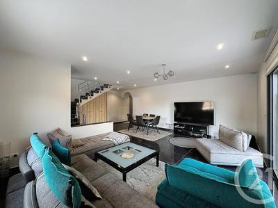 Maison - 157 m² - 6 pièces