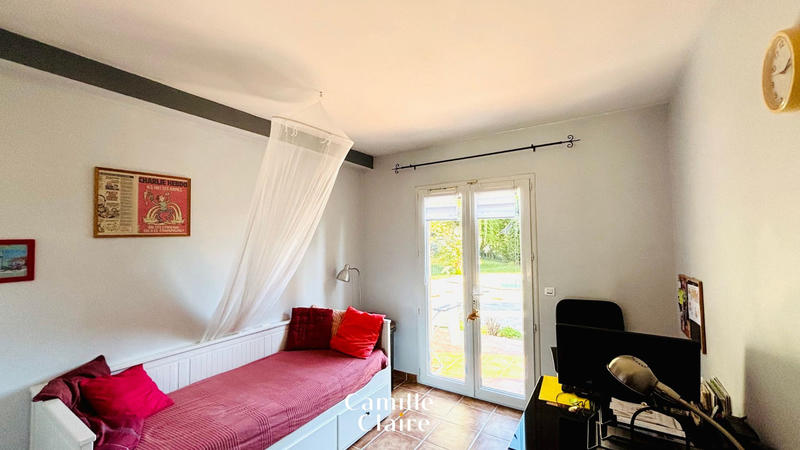 Maison - 250 m² - 11 pièces