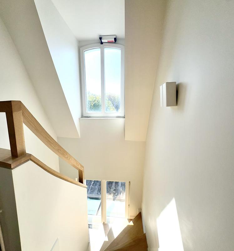 Maison - 230 m² - 8 pièces