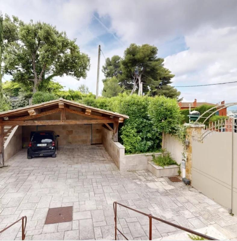 Villa - 200 m² - 7 pièces