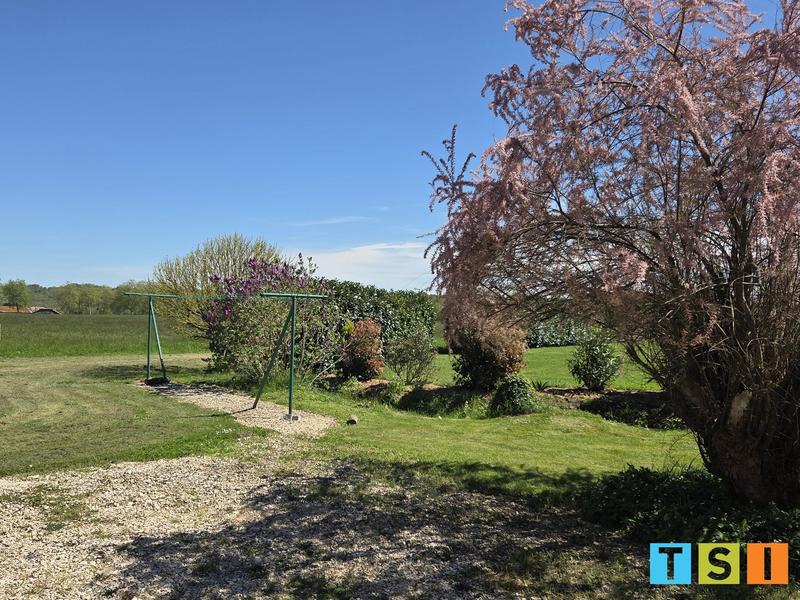 Maison - 230 m² - 7 pièces