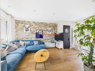 Maison - 90 m² - 6 pièces