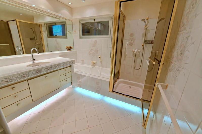 Appartement - 98 m² - 3 pièces